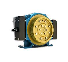 مزایای موتور گیرلس اسانسور